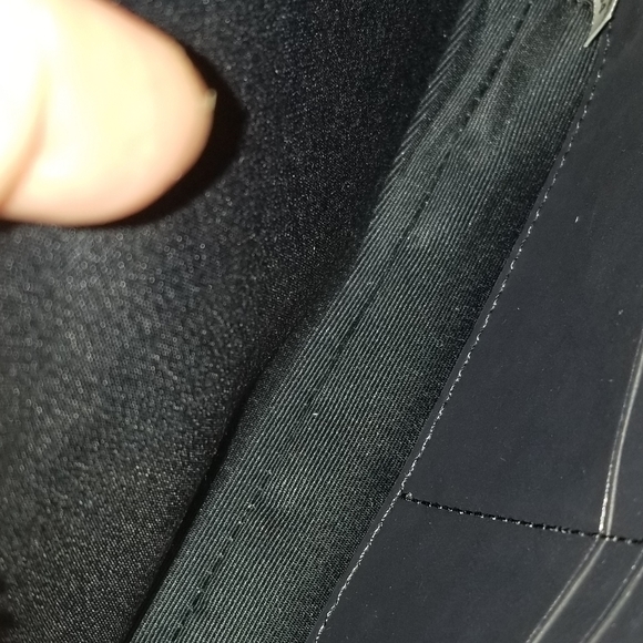 Coach "LE" Large Wristlet With Butterfly Applique - Picture 5 of 9